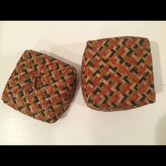 Lidded Basket for Jewelry or Makeup Storage - Picture 7 of 8